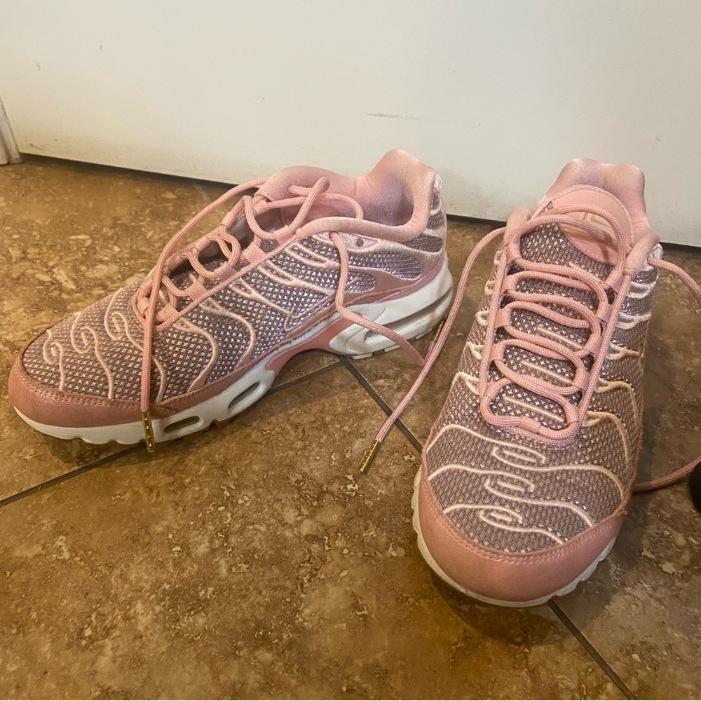 Pink Nike Womans cross trainer